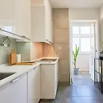 Pina Cozy Apartment Lisbon